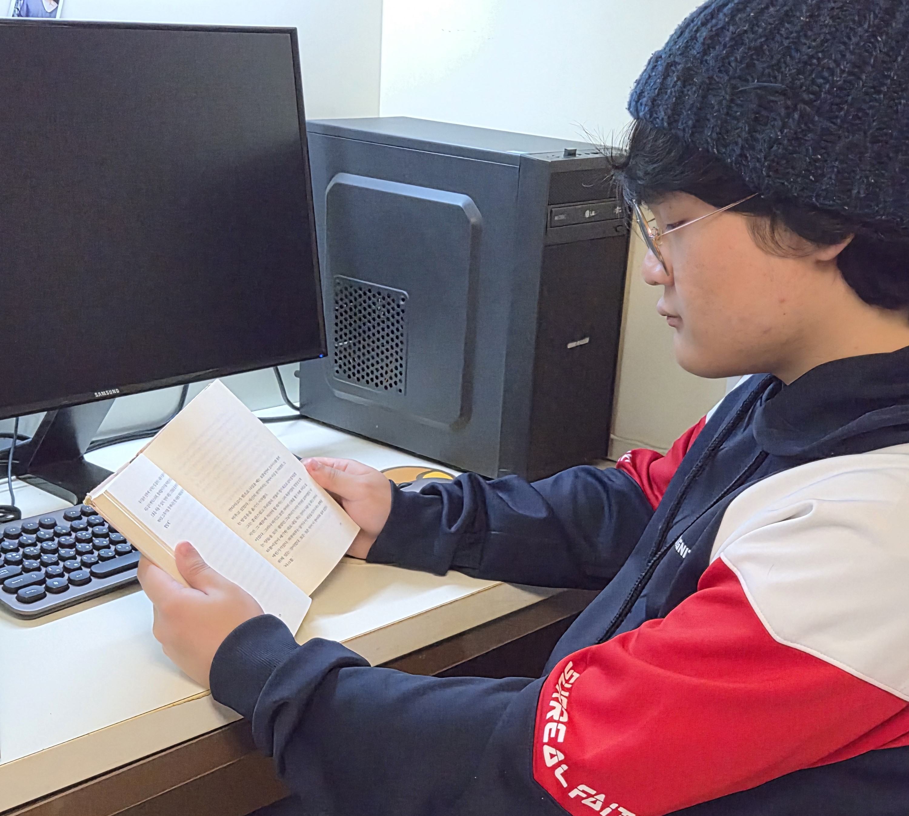 피드백이 만든 변화… 웹문예학과 강의실에서 네이버까지 - 웹문예학과 22학번 김성민