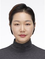 Kang Min-jeong